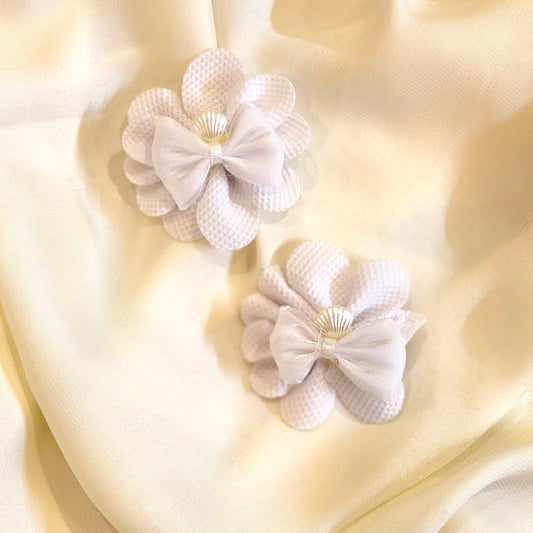 White Flower Theme Hairclip