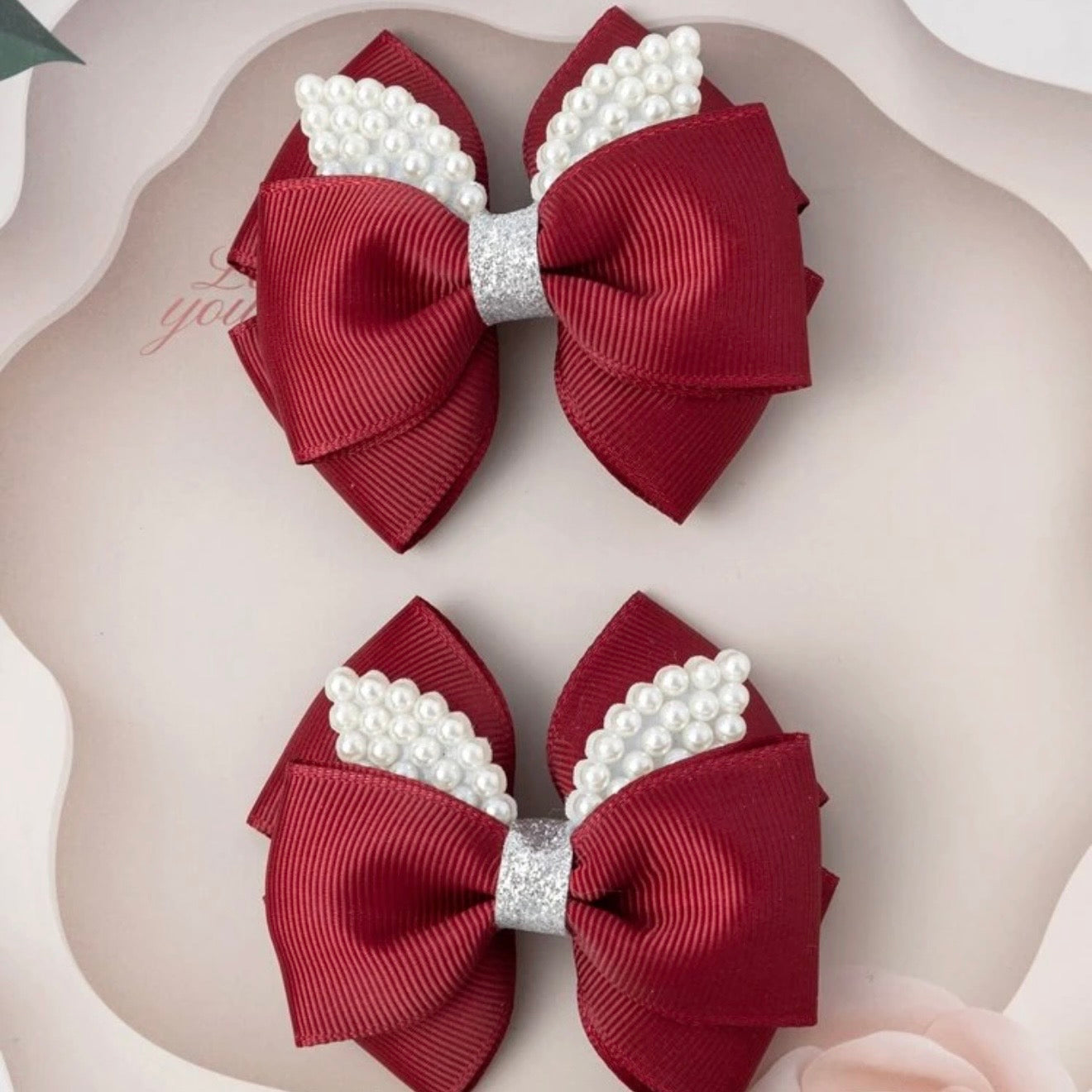 Maroon pearl bow decor hairclip