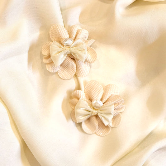 Off-White Flower Theme Hairclip