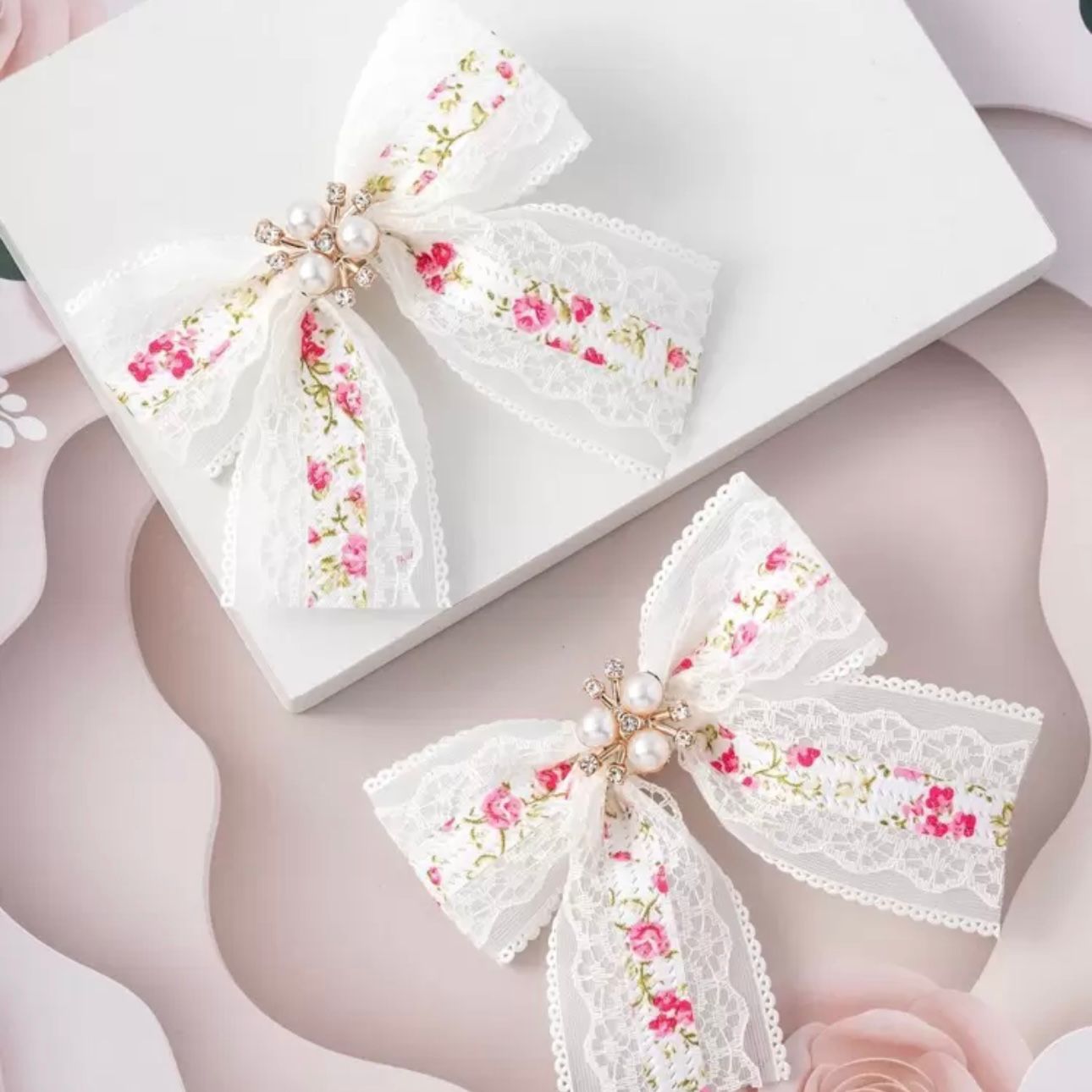 Pink and white floral Hairclip