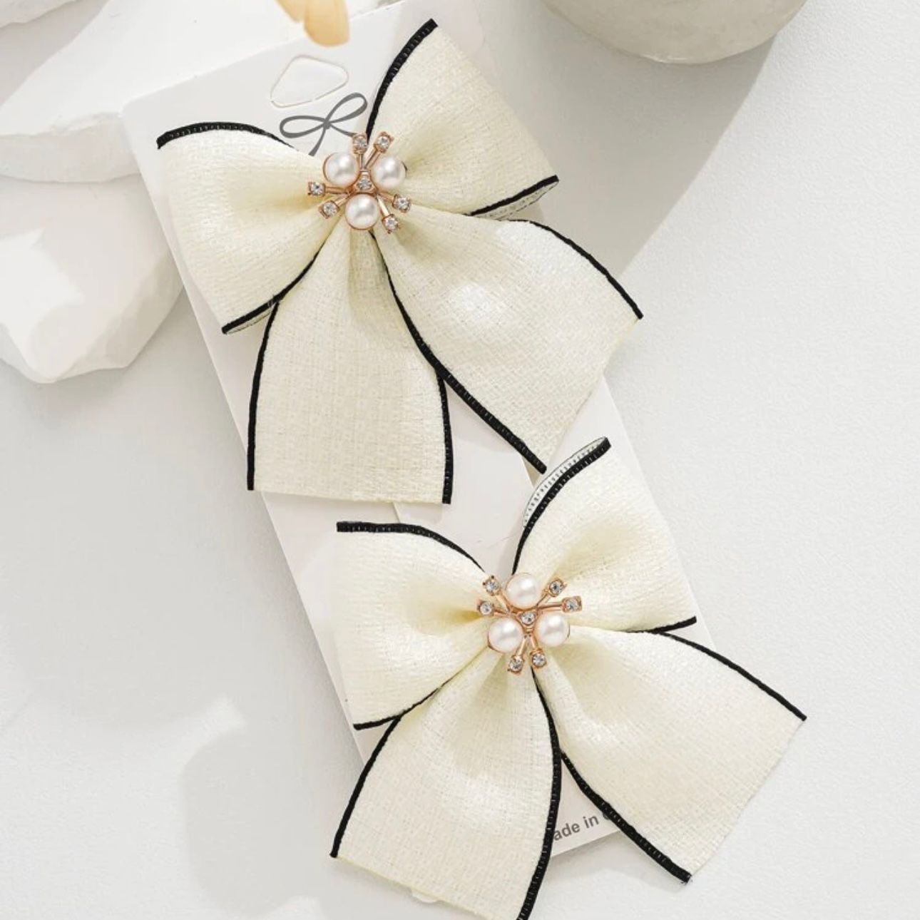 Pearl White Bow decor Hairclip