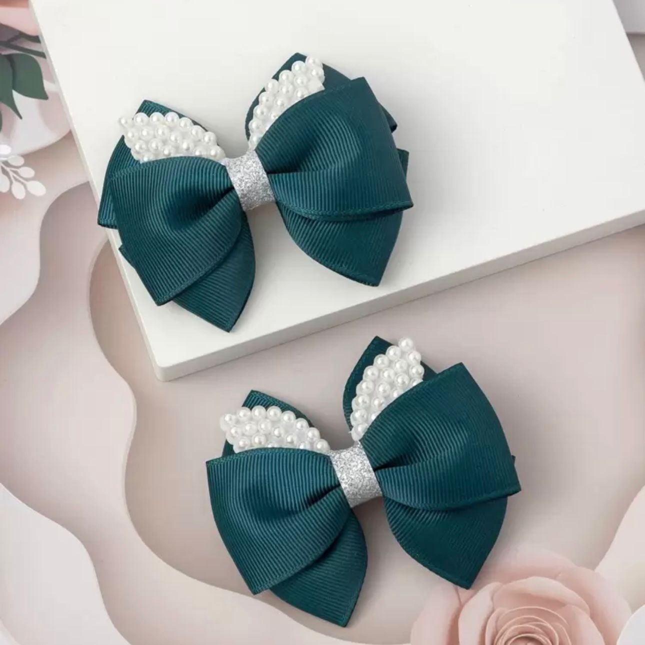 Sea Green Pearl Bow decor Hairclip